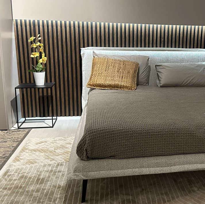 Letto su misura con struttura imbottita