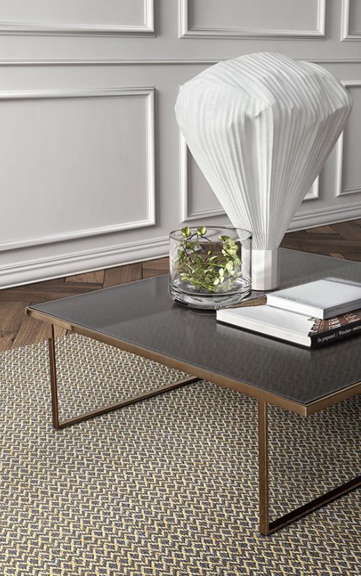 Elemento decorativo con struttura metallica