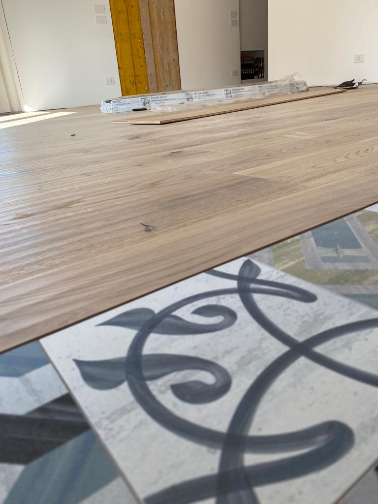 Zona notte con pavimentazione in legno