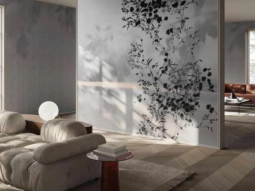 Zona relax con seduta e parete decorata